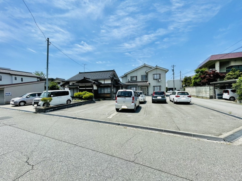 大泉町1丁目駐車場