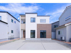 小松市川辺町　中古一戸建ての外観写真