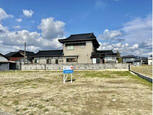 高岡市波岡　土地の外観