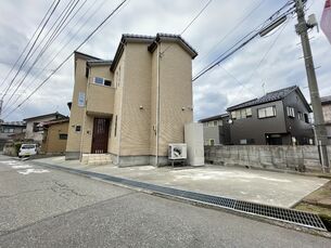 金沢市法島町　中古一戸建ての外観写真