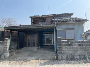 高岡市江尻字村中　中古一戸建ての外観