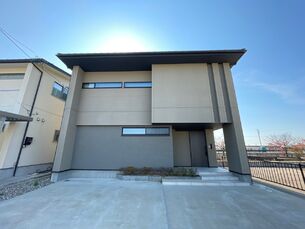白山市松任北安田南部地区土地区画整理地内　中古一戸建ての外観写真