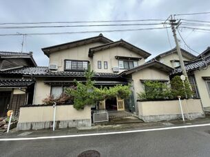 かほく　高松　中古一戸建ての外観写真