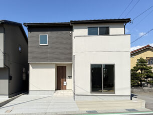 金沢　南森本町　未入居一戸建て　※右棟の外観写真
