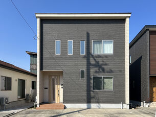 高岡　石瀬　中古一戸建ての外観