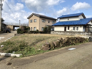 かほく市木津壱号　土地の外観